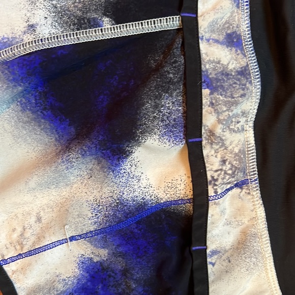 Lululemon Milky Way Multi Print Black Run: Speed Short size 4 - Picture 4 of 4